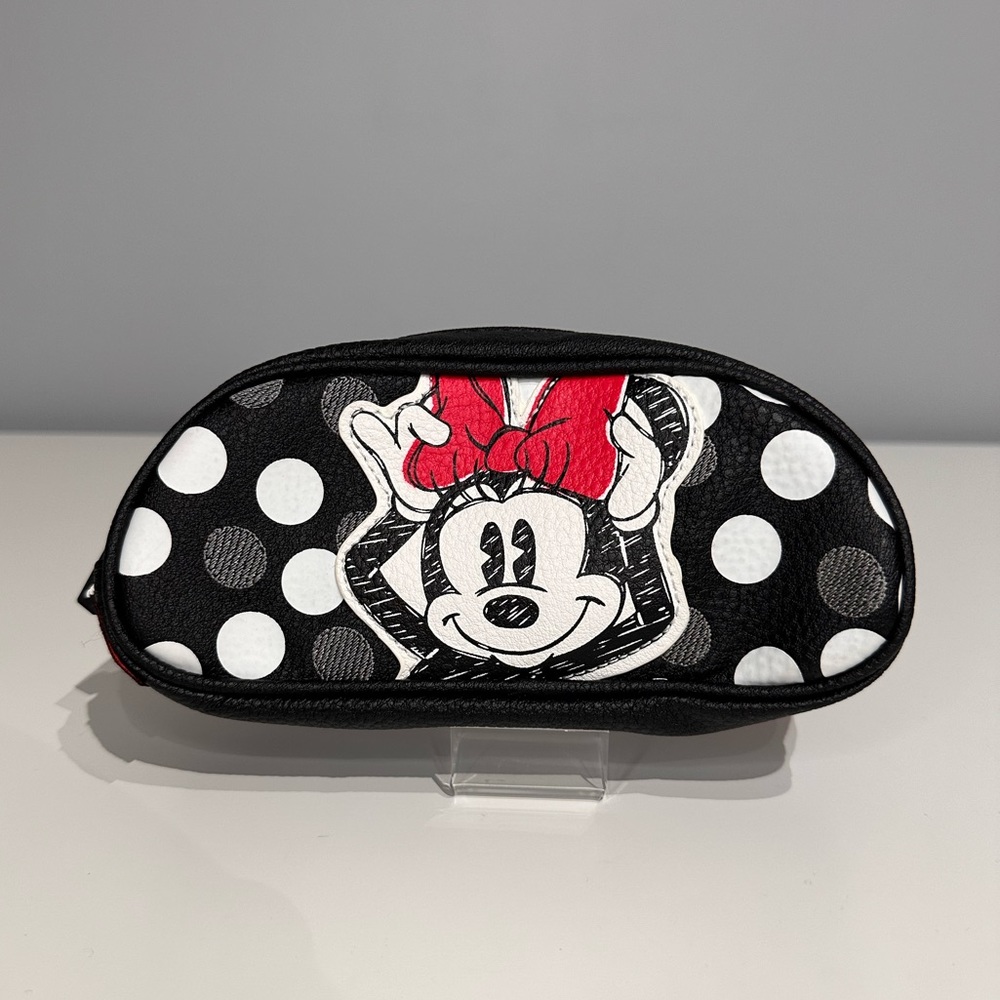 Disney store Minnie Mouse all about the dot collection make up/ pencil case